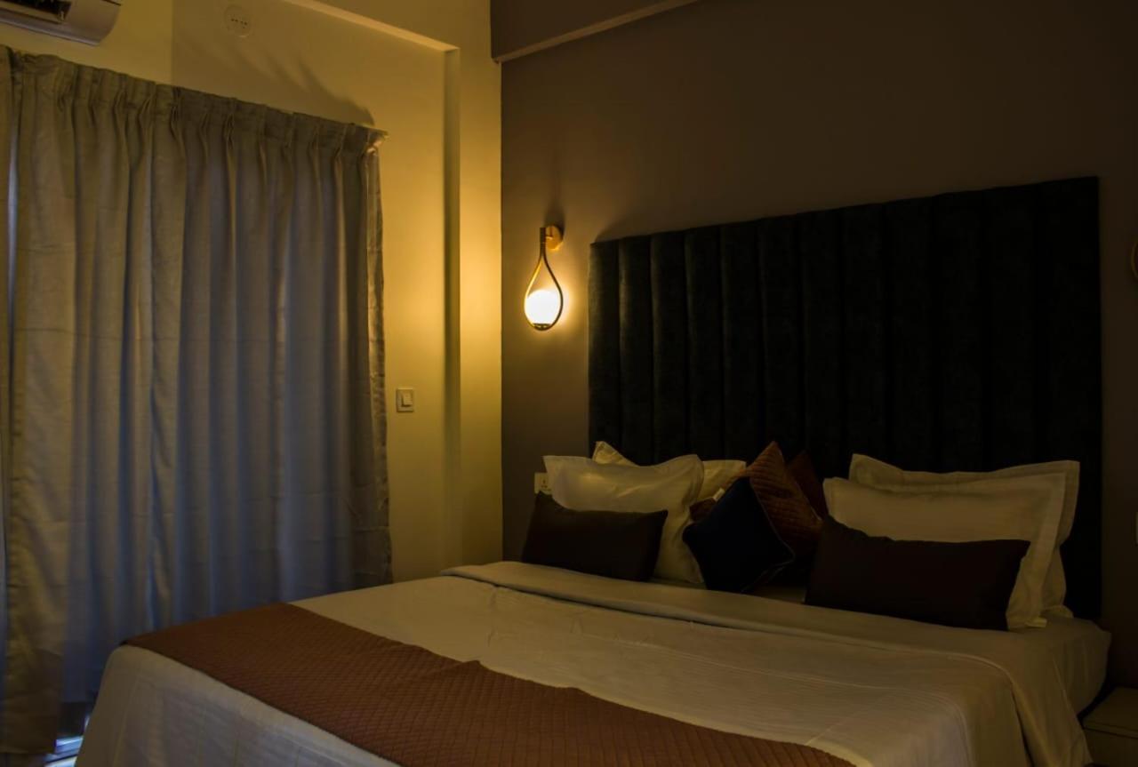 The Me Ra Kee House Hotel Morjim Buitenkant foto