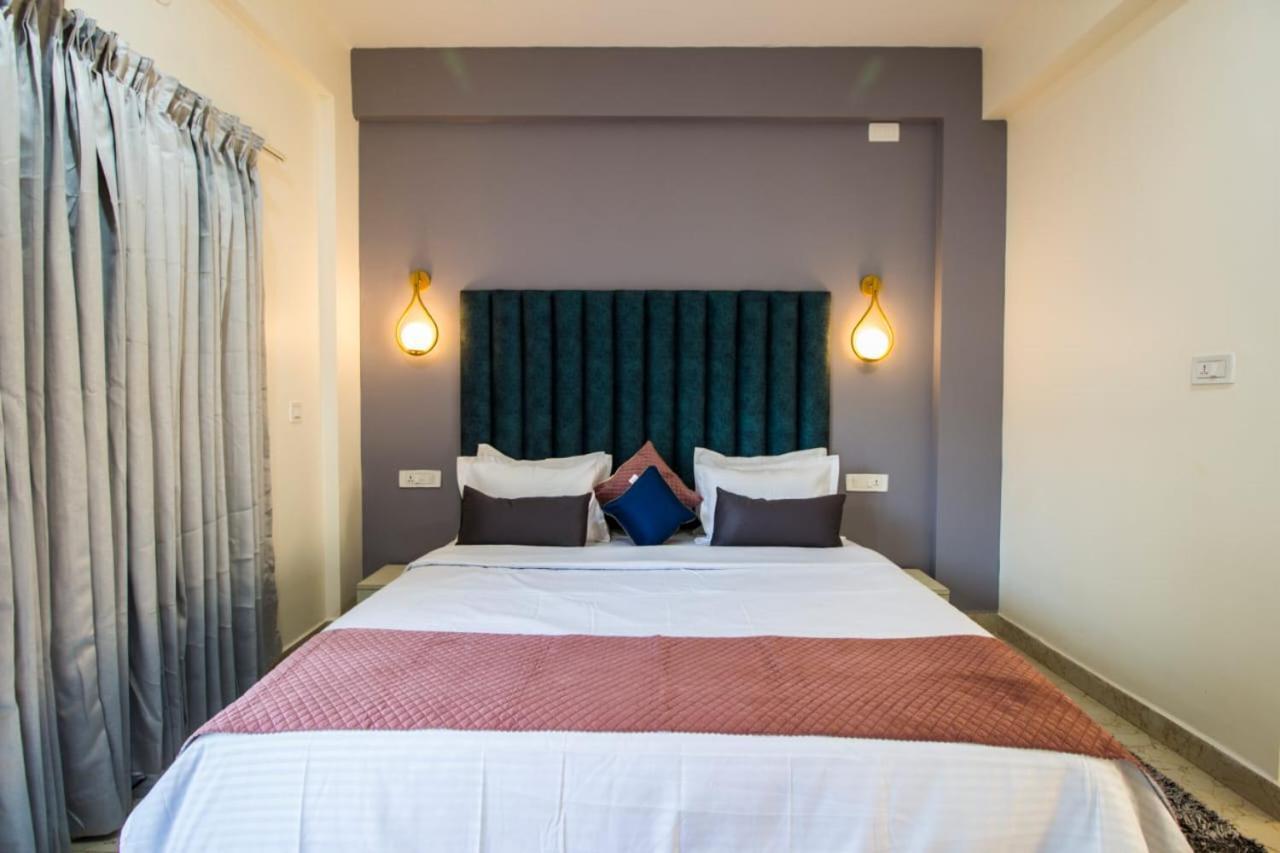 The Me Ra Kee House Hotel Morjim Buitenkant foto